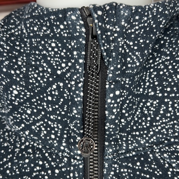 Lululemon Night View Black White Polka Dot Athletic Workout Scuba Hoodie Size 6 - Picture 6 of 15